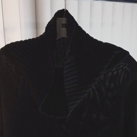 Black Nitty Sweater - Picture 5 of 9